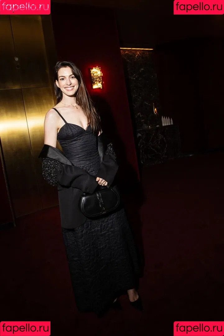 Anne Hathaway / ahathawaynews / annehathaway / heatherannie Onlyfans Photo Gallery 