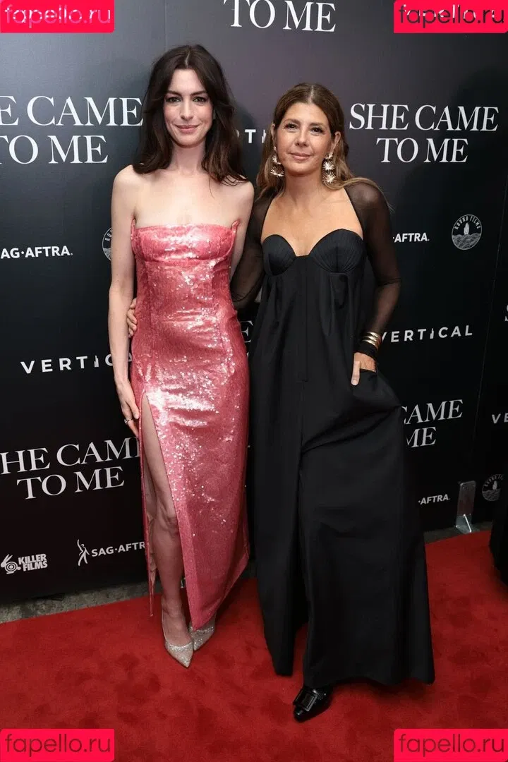 Anne Hathaway / ahathawaynews / annehathaway / heatherannie Onlyfans Photo Gallery 