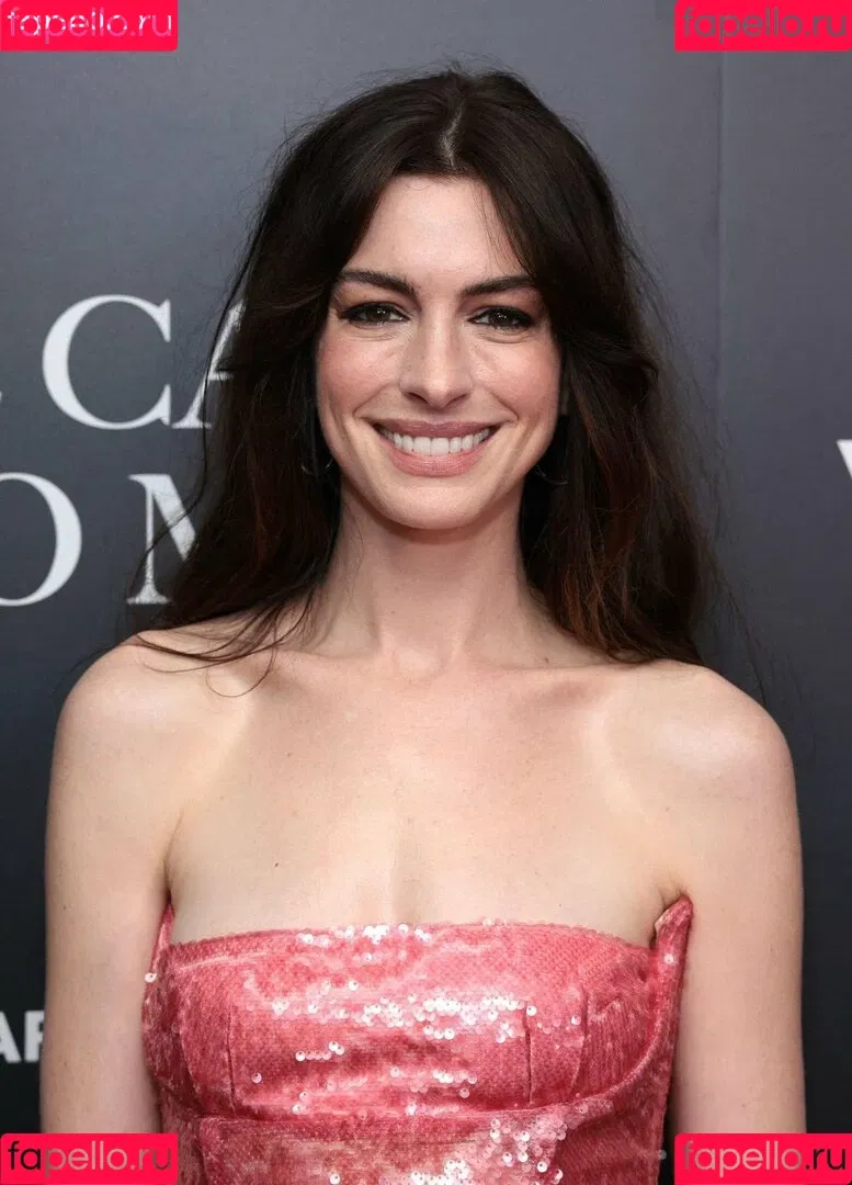 Anne Hathaway / ahathawaynews / annehathaway / heatherannie Onlyfans Photo Gallery 