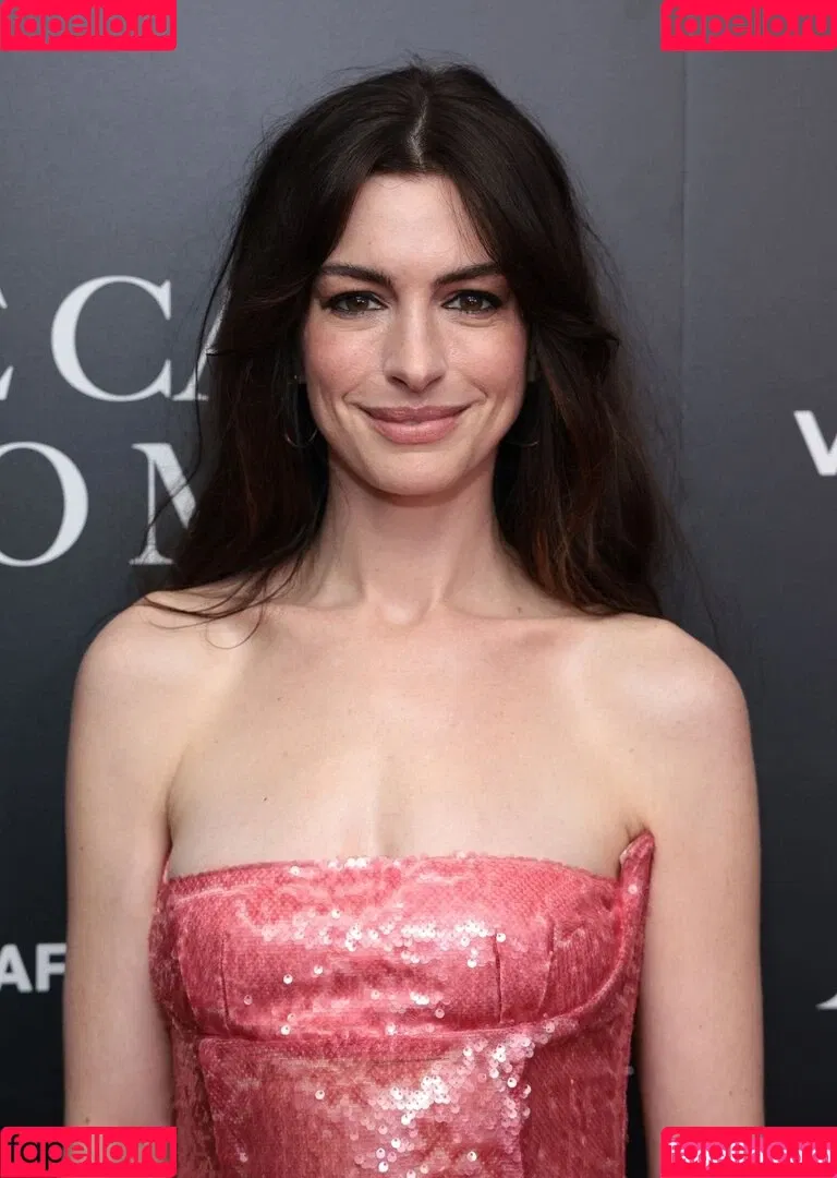 Anne Hathaway / ahathawaynews / annehathaway / heatherannie Onlyfans Photo Gallery 