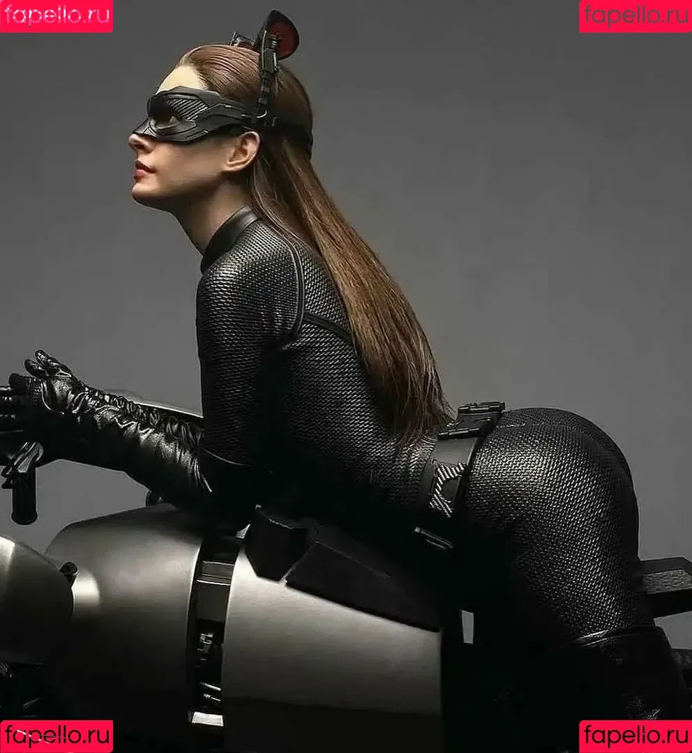 Anne Hathaway / ahathawaynews / annehathaway / heatherannie Onlyfans Photo Gallery 