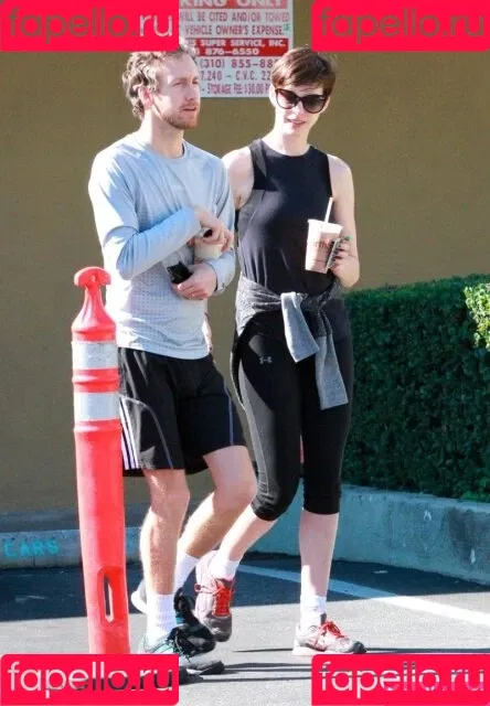 Anne Hathaway / ahathawaynews / annehathaway / heatherannie Onlyfans Photo Gallery 