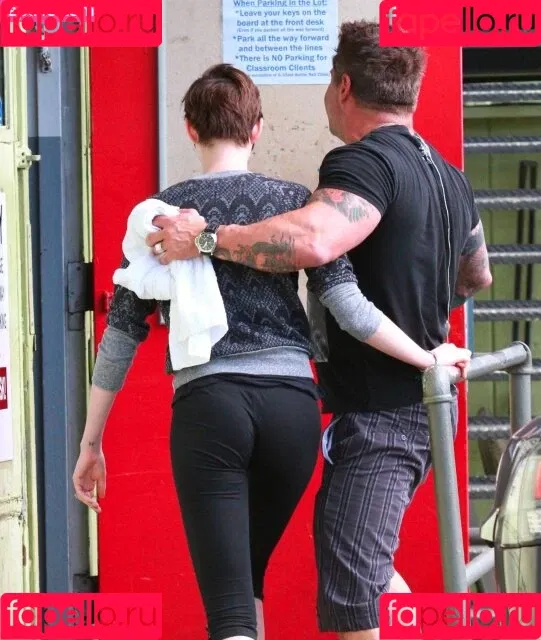 Anne Hathaway / ahathawaynews / annehathaway / heatherannie Onlyfans Photo Gallery 