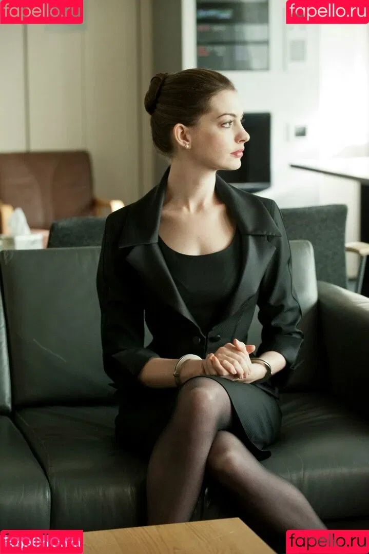 Anne Hathaway / ahathawaynews / annehathaway / heatherannie Onlyfans Photo Gallery 