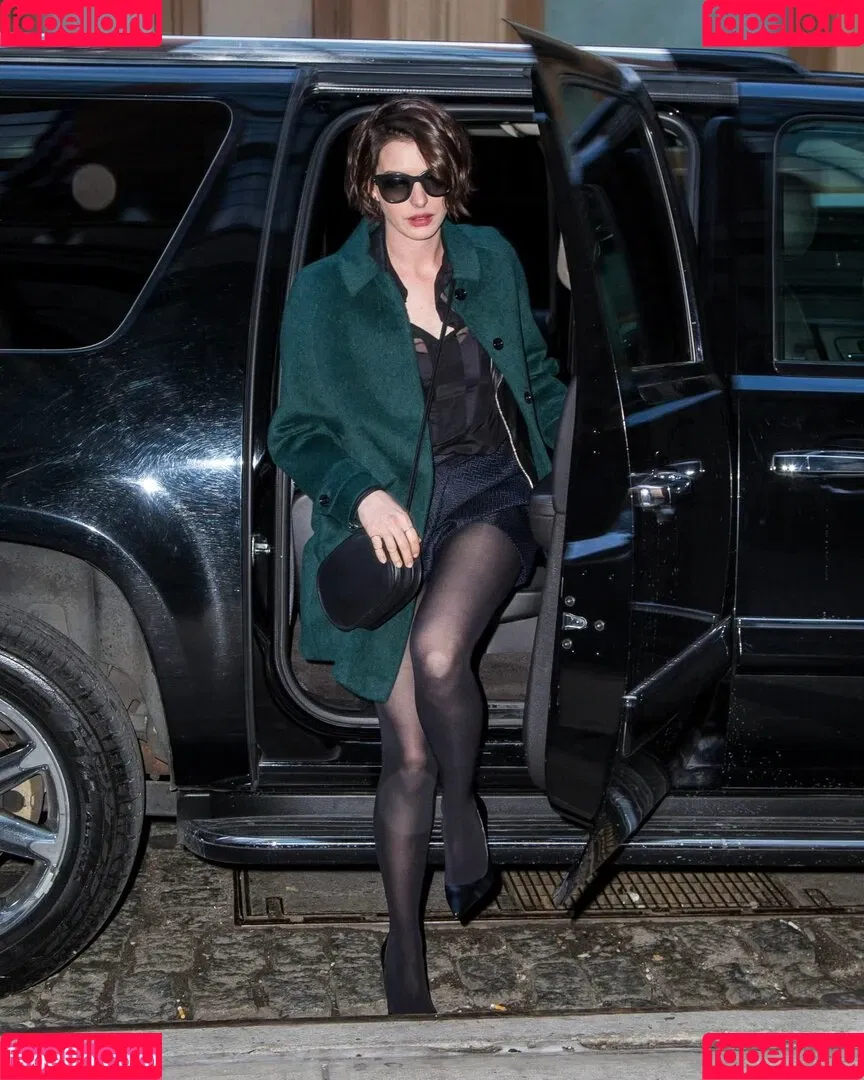 Anne Hathaway / ahathawaynews / annehathaway / heatherannie Onlyfans Photo Gallery 
