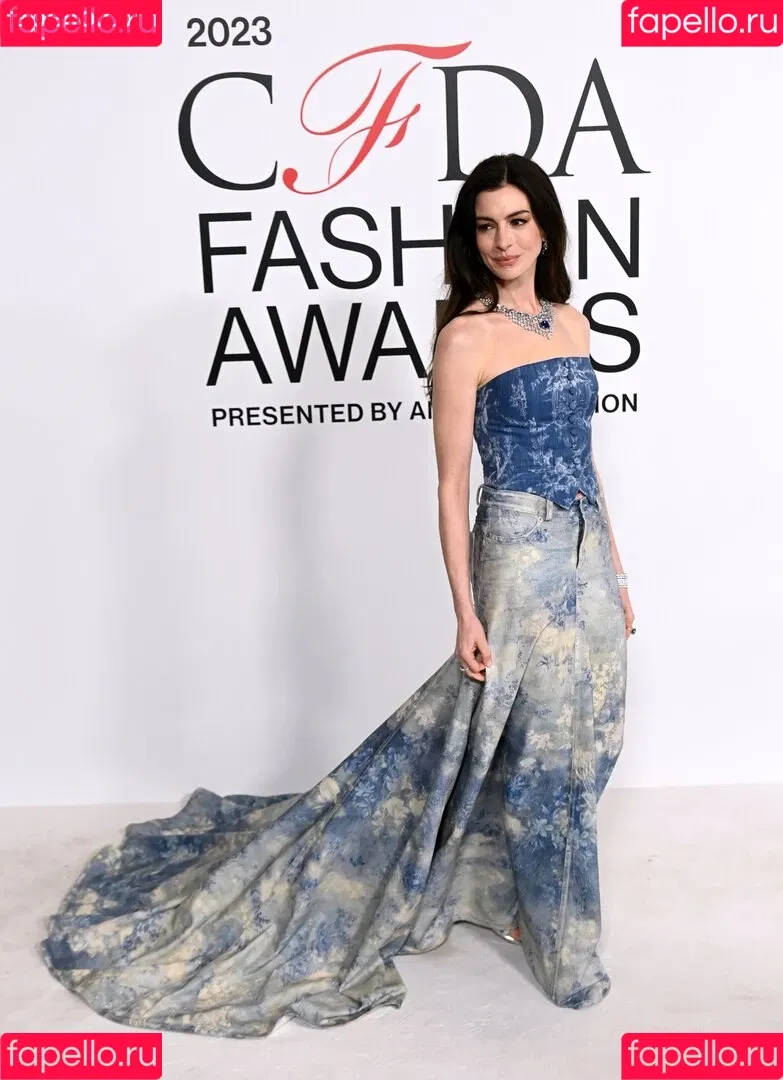 Anne Hathaway / ahathawaynews / annehathaway / heatherannie Onlyfans Photo Gallery 