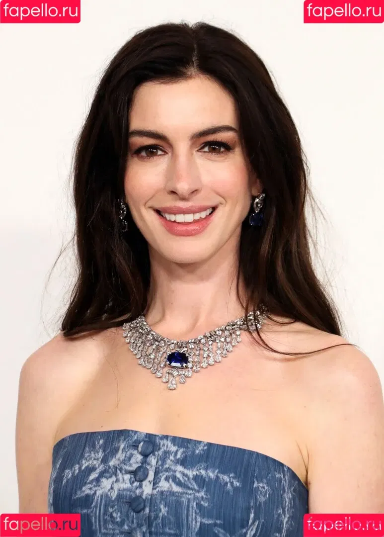 Anne Hathaway / ahathawaynews / annehathaway / heatherannie Onlyfans Photo Gallery 