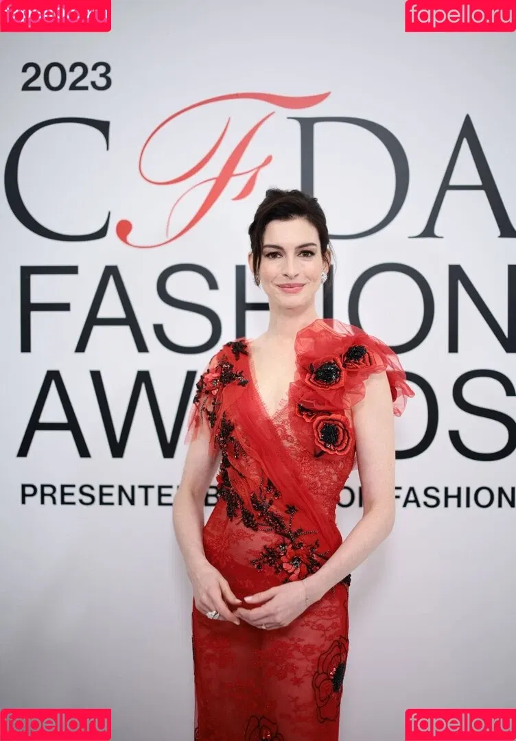 Anne Hathaway / ahathawaynews / annehathaway / heatherannie Onlyfans Photo Gallery 