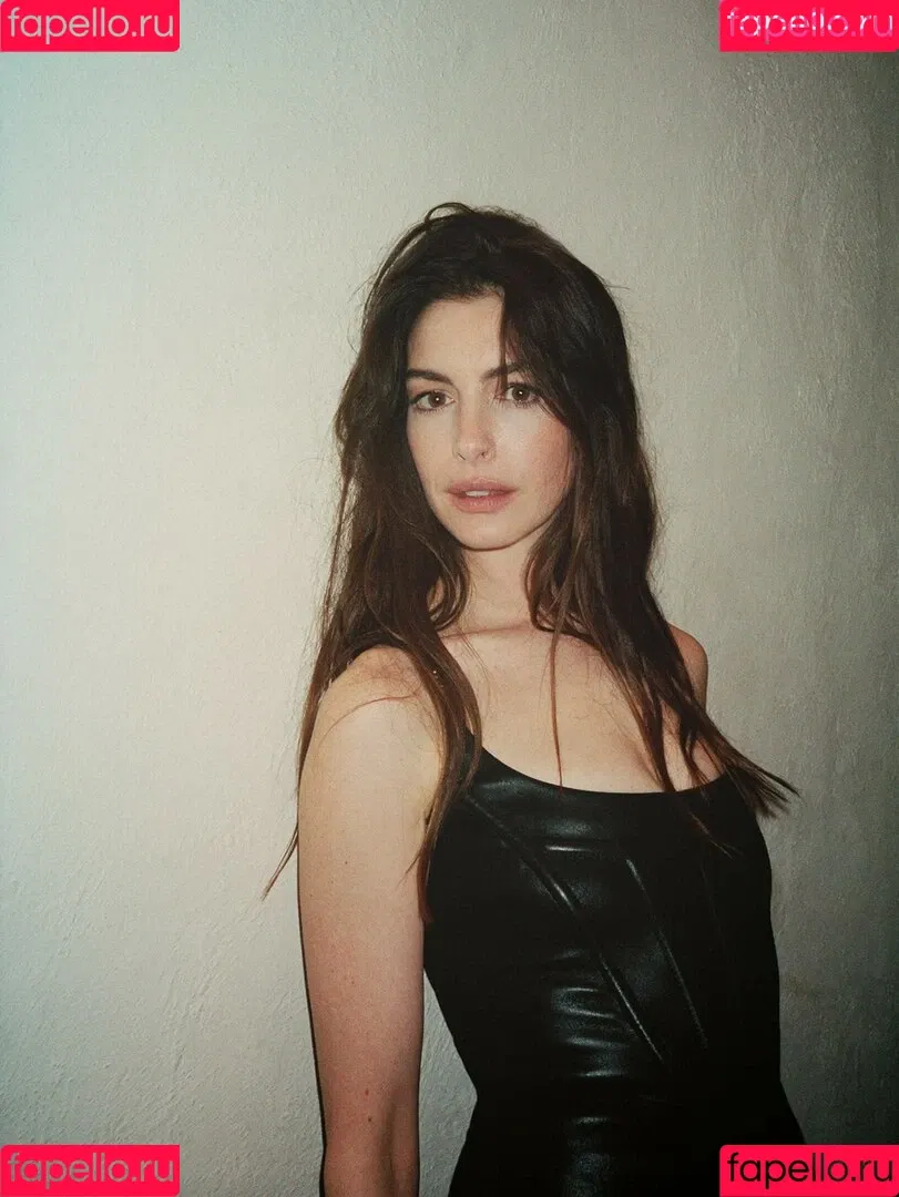 Anne Hathaway / ahathawaynews / annehathaway / heatherannie Onlyfans Photo Gallery 