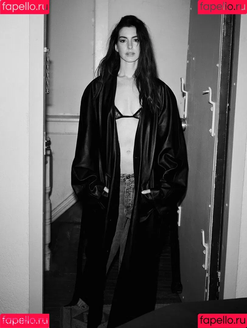 Anne Hathaway / ahathawaynews / annehathaway / heatherannie Onlyfans Photo Gallery 