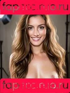 Anne Hathaway / ahathawaynews / annehathaway / heatherannie Onlyfans Photo Gallery 