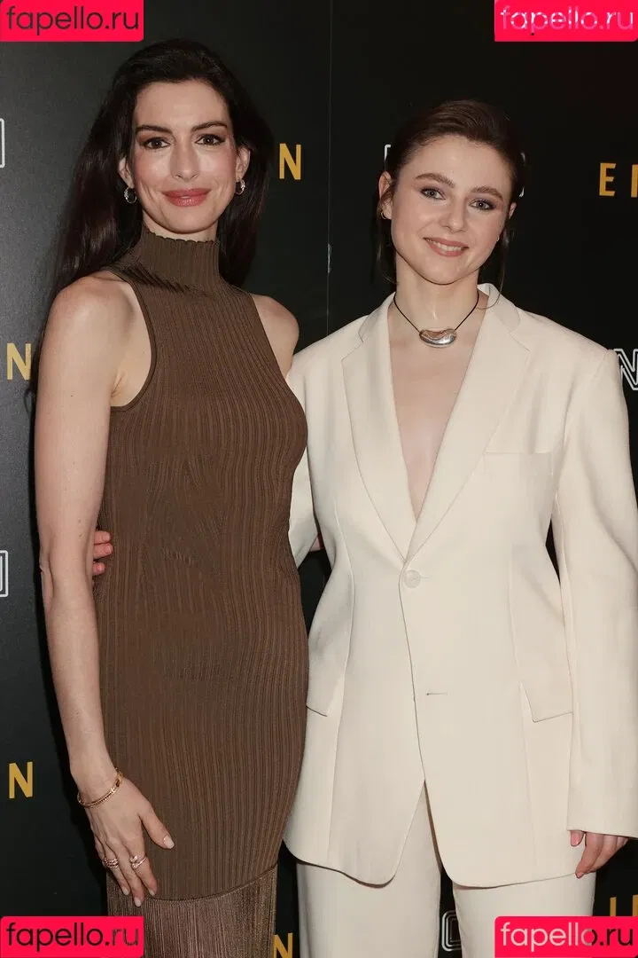 Anne Hathaway / ahathawaynews / annehathaway / heatherannie Onlyfans Photo Gallery 
