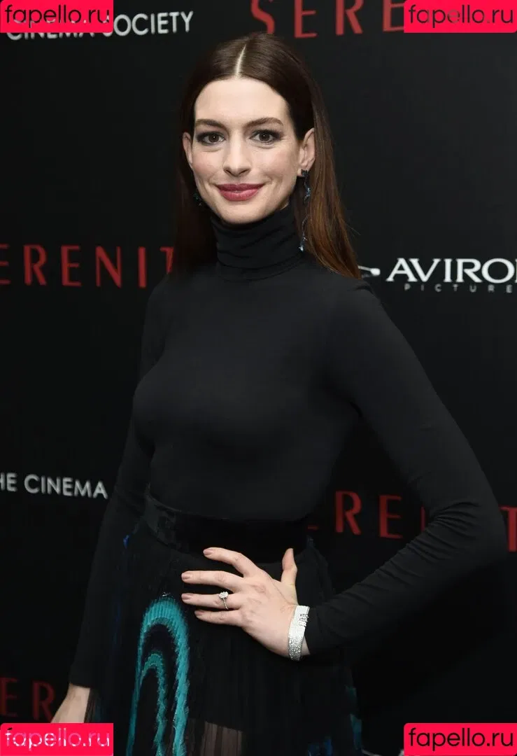 Anne Hathaway / ahathawaynews / annehathaway / heatherannie Onlyfans Photo Gallery 