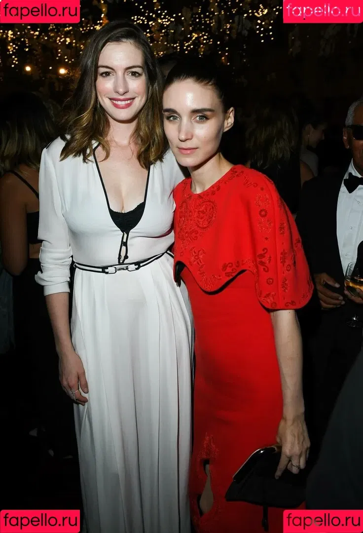 Anne Hathaway / ahathawaynews / annehathaway / heatherannie Onlyfans Photo Gallery 