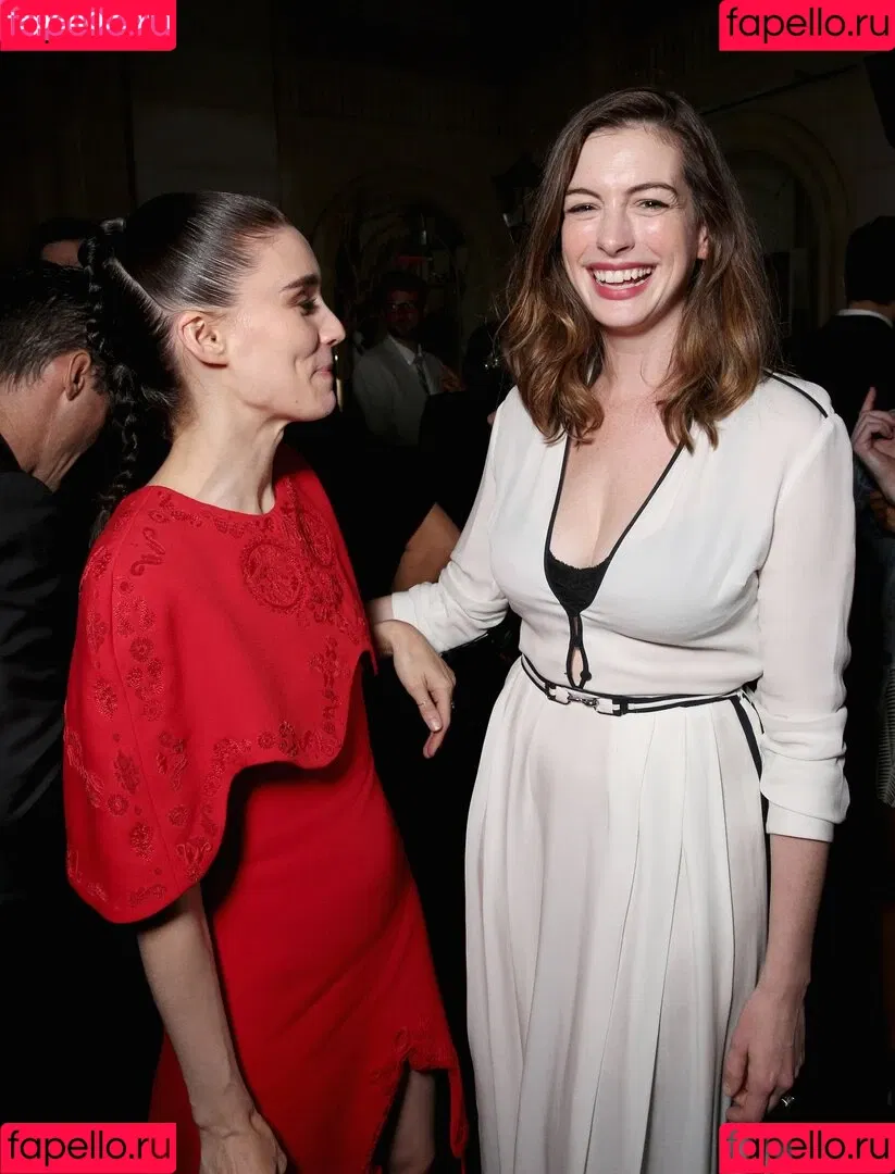 Anne Hathaway / ahathawaynews / annehathaway / heatherannie Onlyfans Photo Gallery 