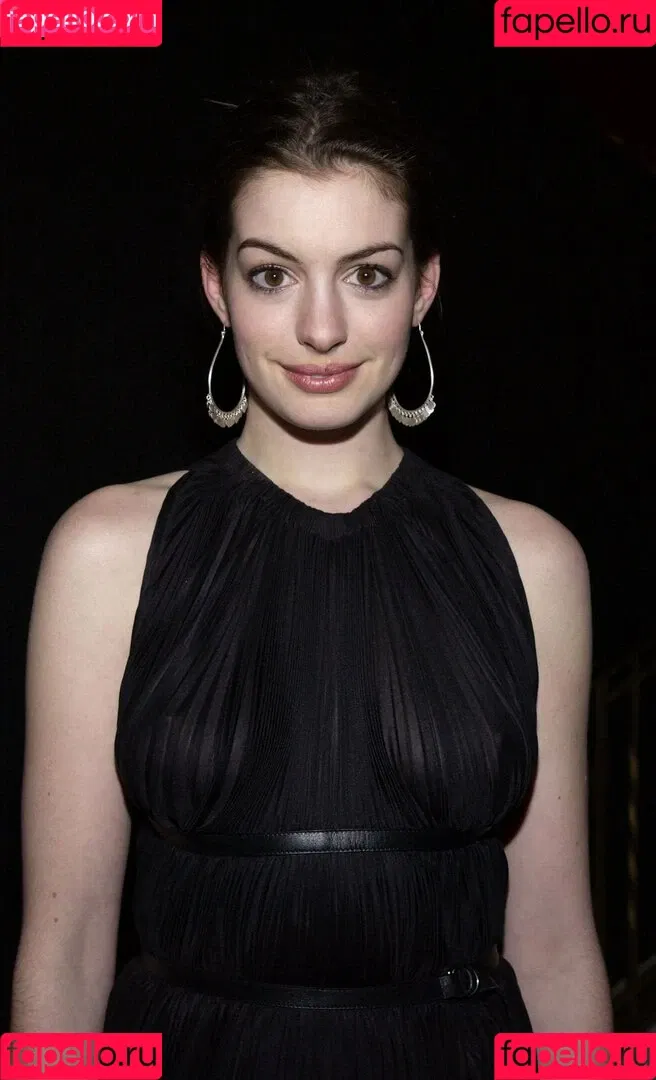 Anne Hathaway / ahathawaynews / annehathaway / heatherannie Onlyfans Photo Gallery 