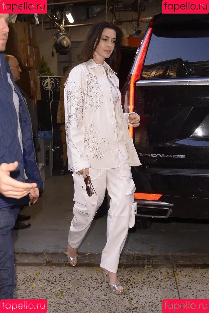 Anne Hathaway / ahathawaynews / annehathaway / heatherannie Onlyfans Photo Gallery 
