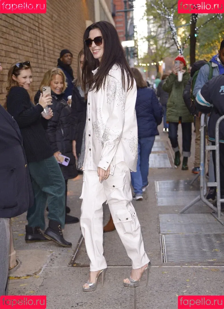 Anne Hathaway / ahathawaynews / annehathaway / heatherannie Onlyfans Photo Gallery 