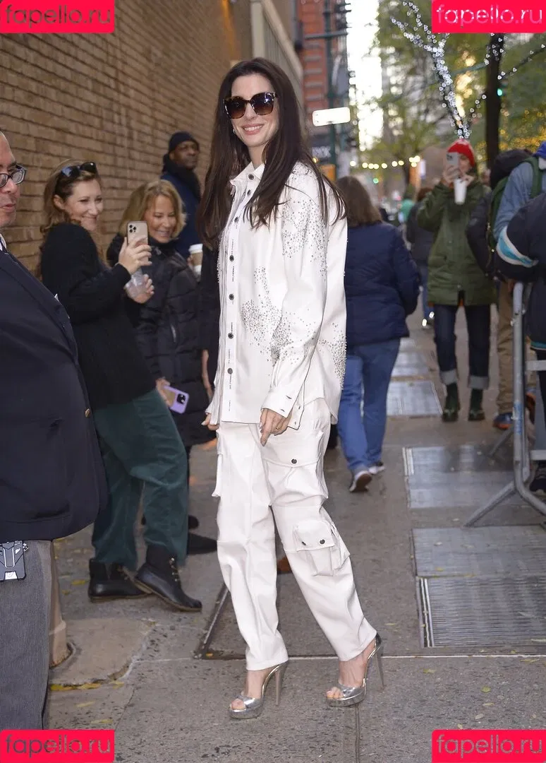 Anne Hathaway / ahathawaynews / annehathaway / heatherannie Onlyfans Photo Gallery 