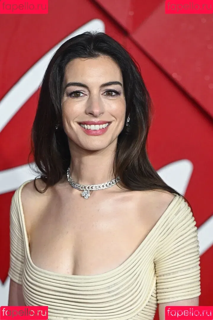 Anne Hathaway / ahathawaynews / annehathaway / heatherannie Onlyfans Photo Gallery 