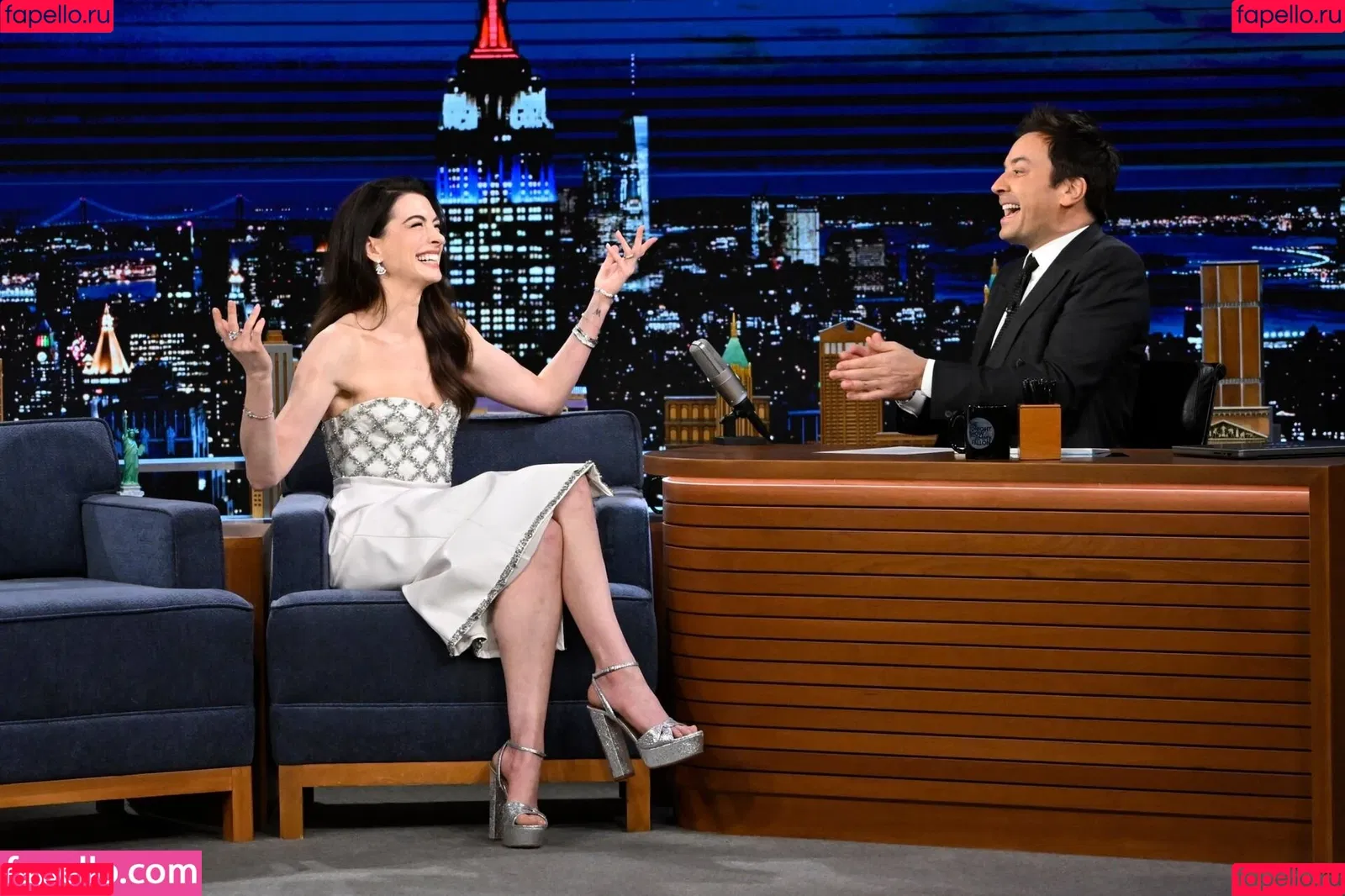Anne Hathaway / ahathawaynews / annehathaway / heatherannie Onlyfans Photo Gallery 