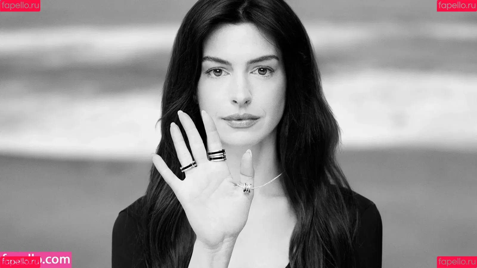 Anne Hathaway / ahathawaynews / annehathaway / heatherannie Onlyfans Photo Gallery 