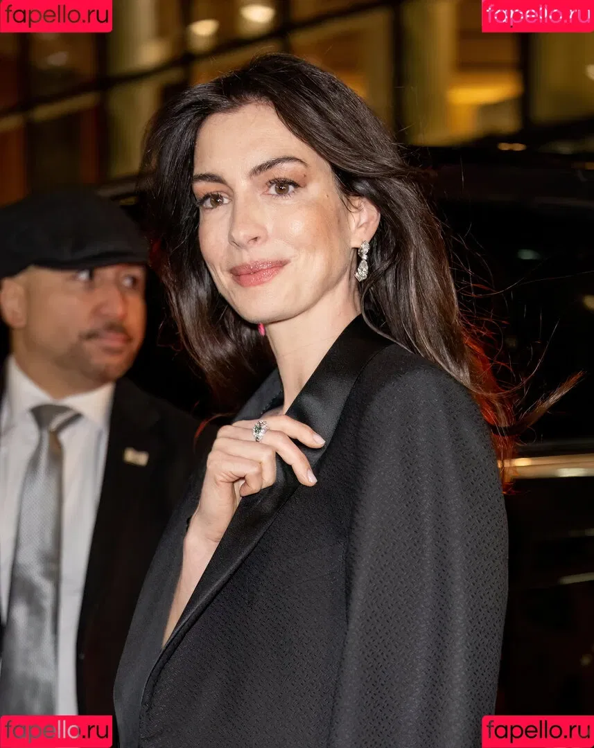 Anne Hathaway / ahathawaynews / annehathaway / heatherannie Onlyfans Photo Gallery 
