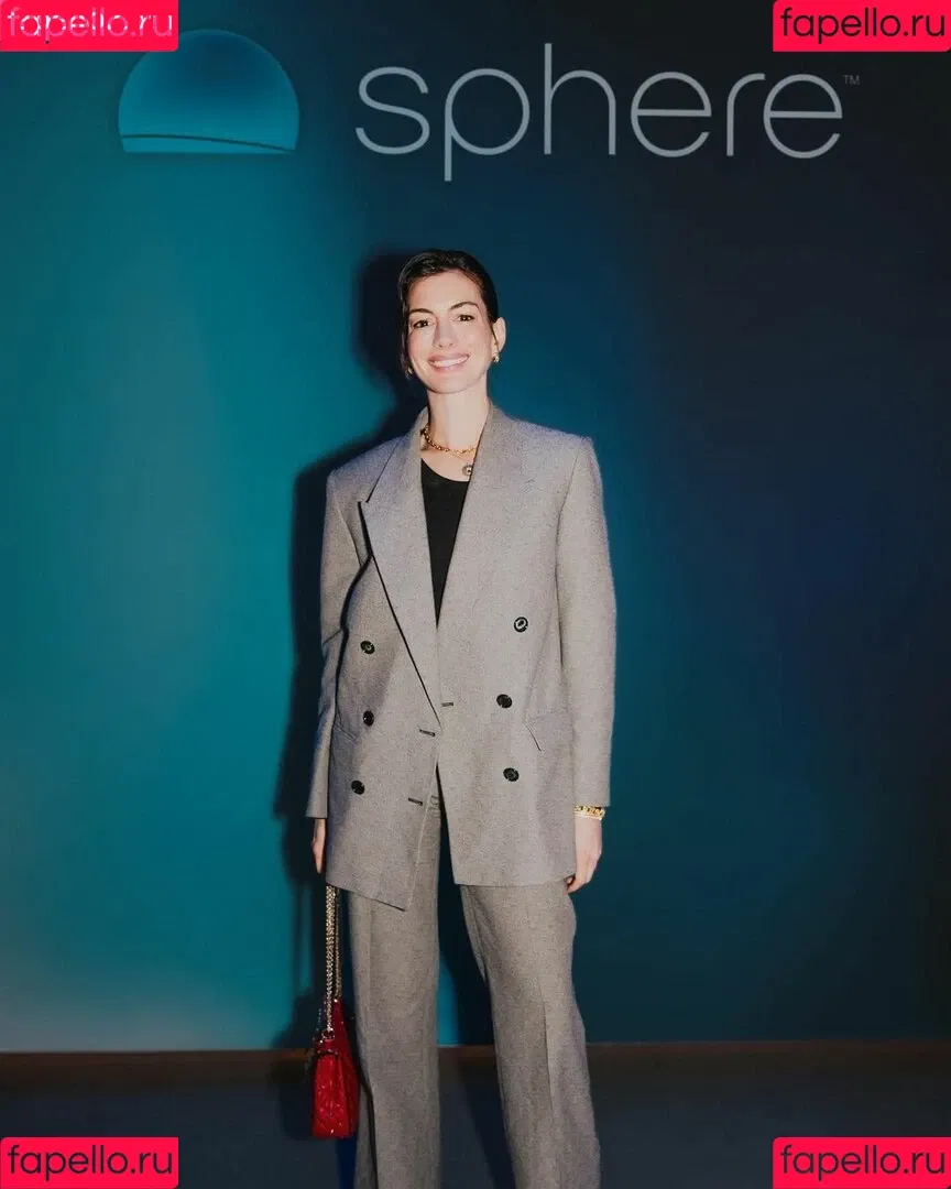 Anne Hathaway / ahathawaynews / annehathaway / heatherannie Onlyfans Photo Gallery 