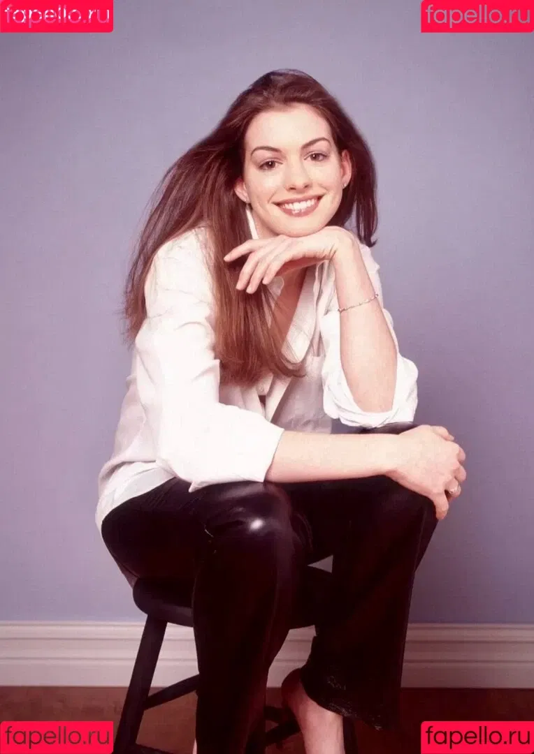 Anne Hathaway / ahathawaynews / annehathaway / heatherannie Onlyfans Photo Gallery 