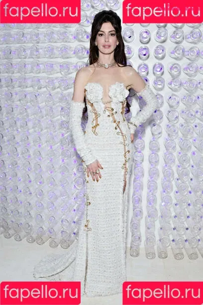 Anne Hathaway / ahathawaynews / annehathaway / heatherannie Onlyfans Photo Gallery 