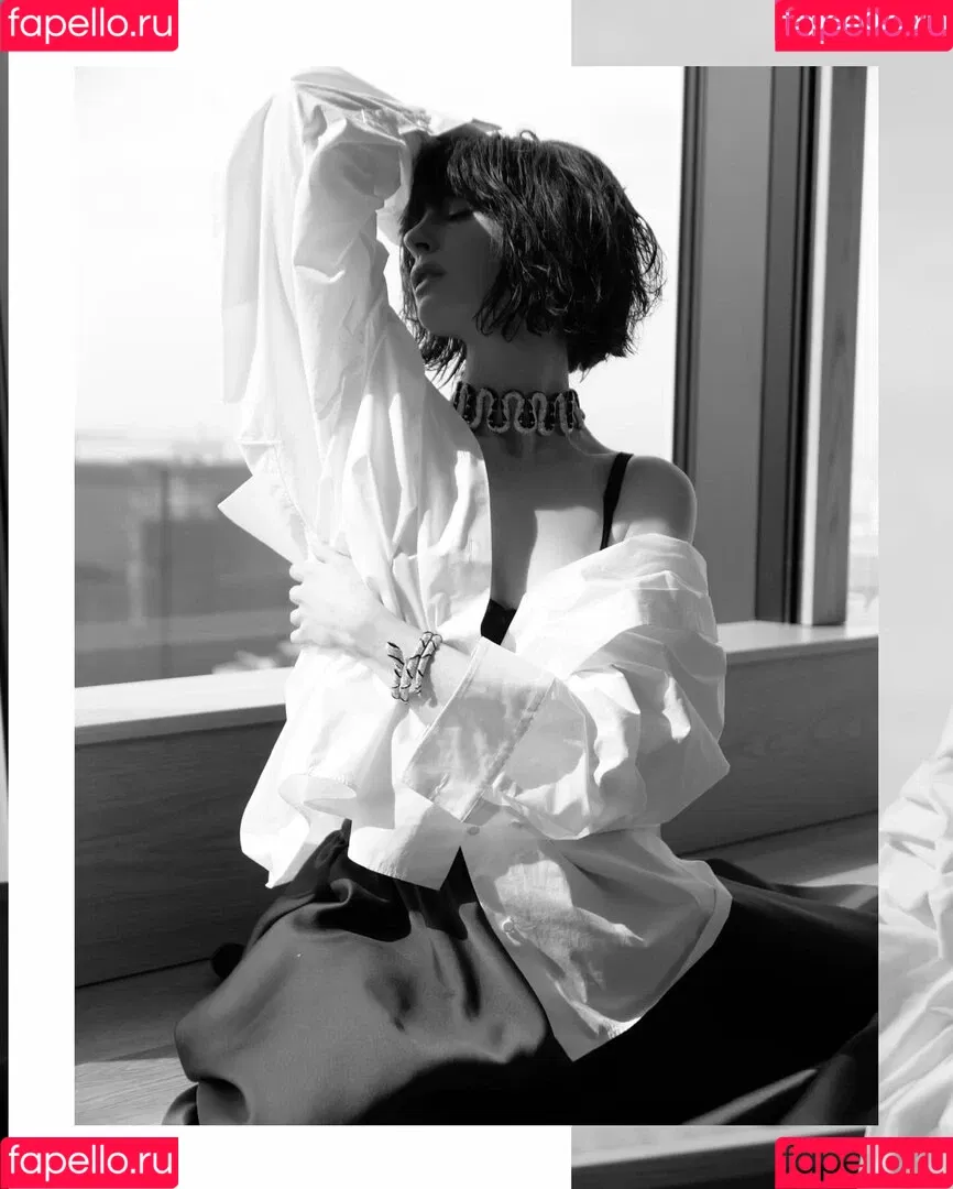 Anne Hathaway / ahathawaynews / annehathaway / heatherannie Onlyfans Photo Gallery 