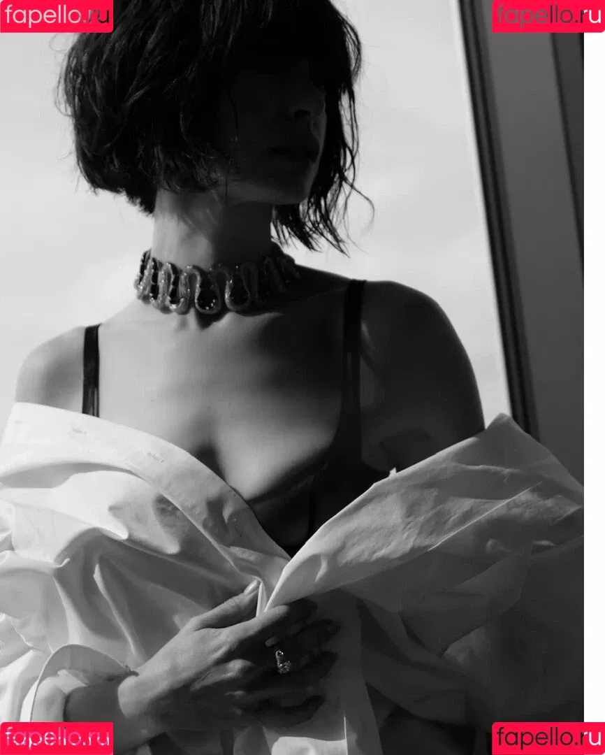 Anne Hathaway / ahathawaynews / annehathaway / heatherannie Onlyfans Photo Gallery 