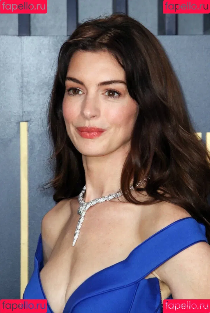 Anne Hathaway / ahathawaynews / annehathaway / heatherannie Onlyfans Photo Gallery 