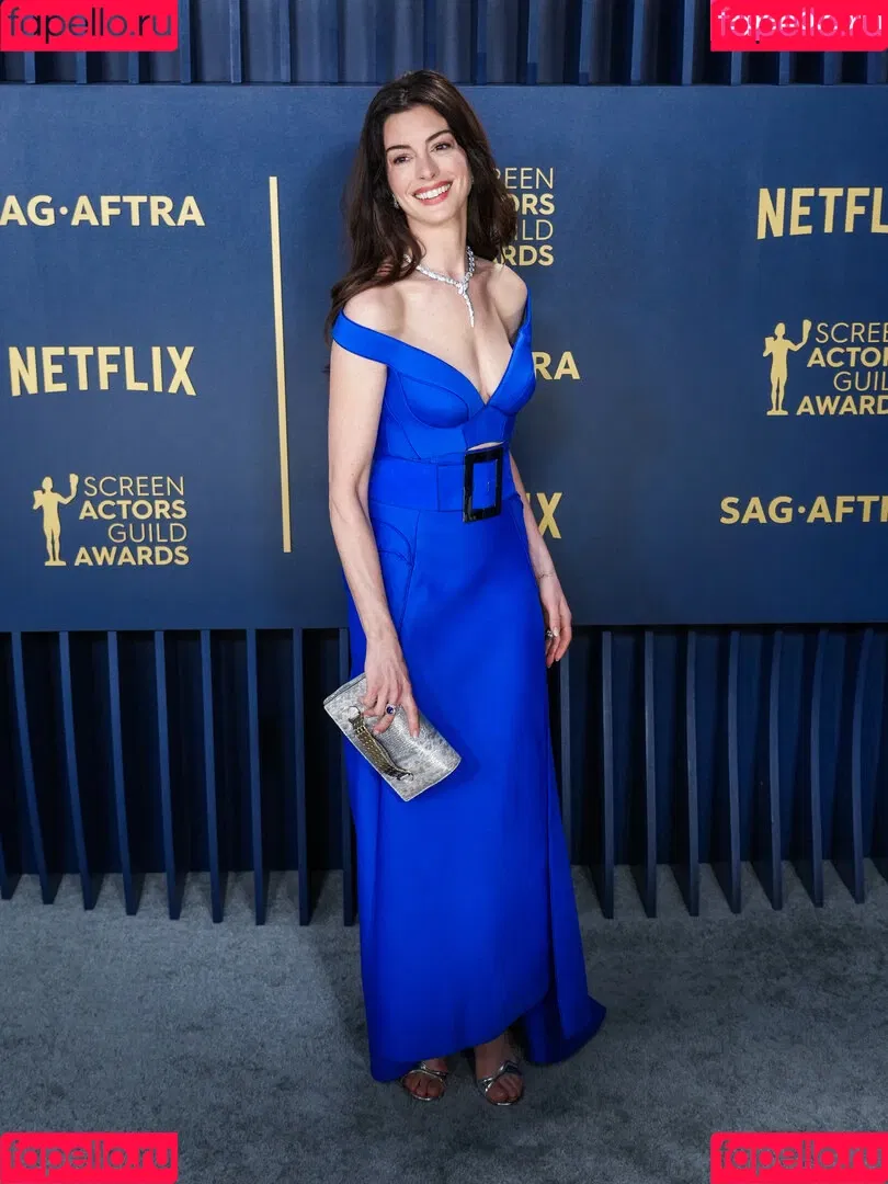 Anne Hathaway / ahathawaynews / annehathaway / heatherannie Onlyfans Photo Gallery 