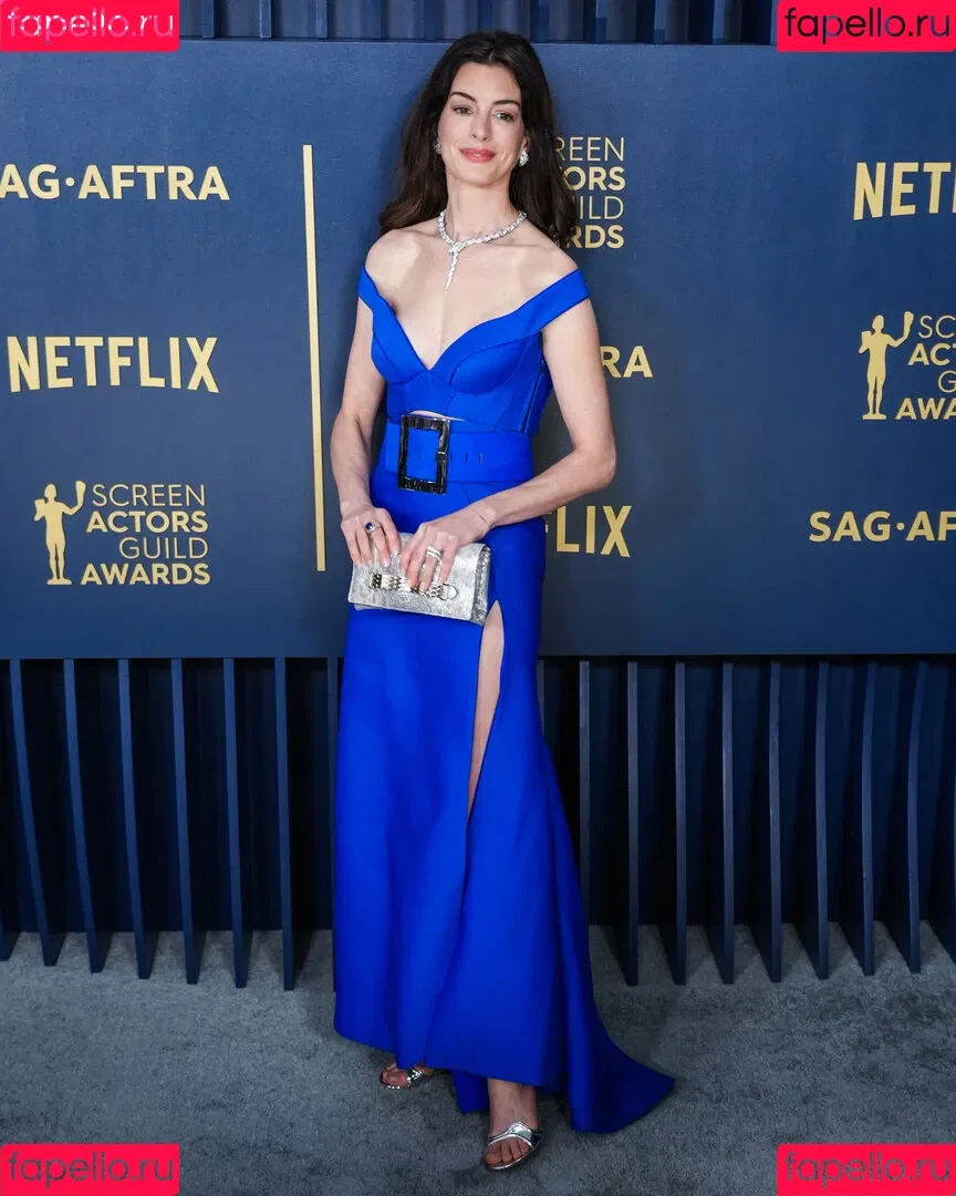 Anne Hathaway / ahathawaynews / annehathaway / heatherannie Onlyfans Photo Gallery 