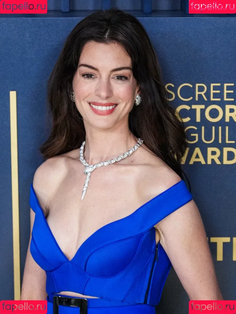 Anne Hathaway / ahathawaynews / annehathaway / heatherannie Onlyfans Photo Gallery 