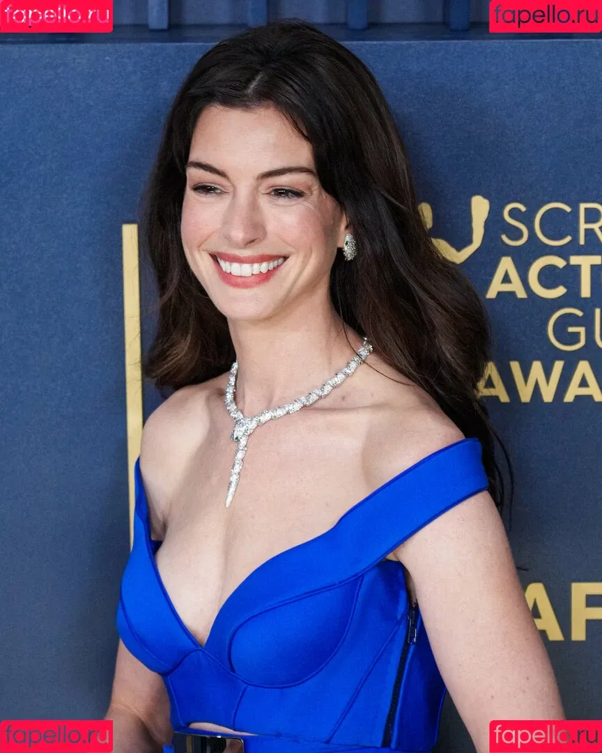Anne Hathaway / ahathawaynews / annehathaway / heatherannie Onlyfans Photo Gallery 