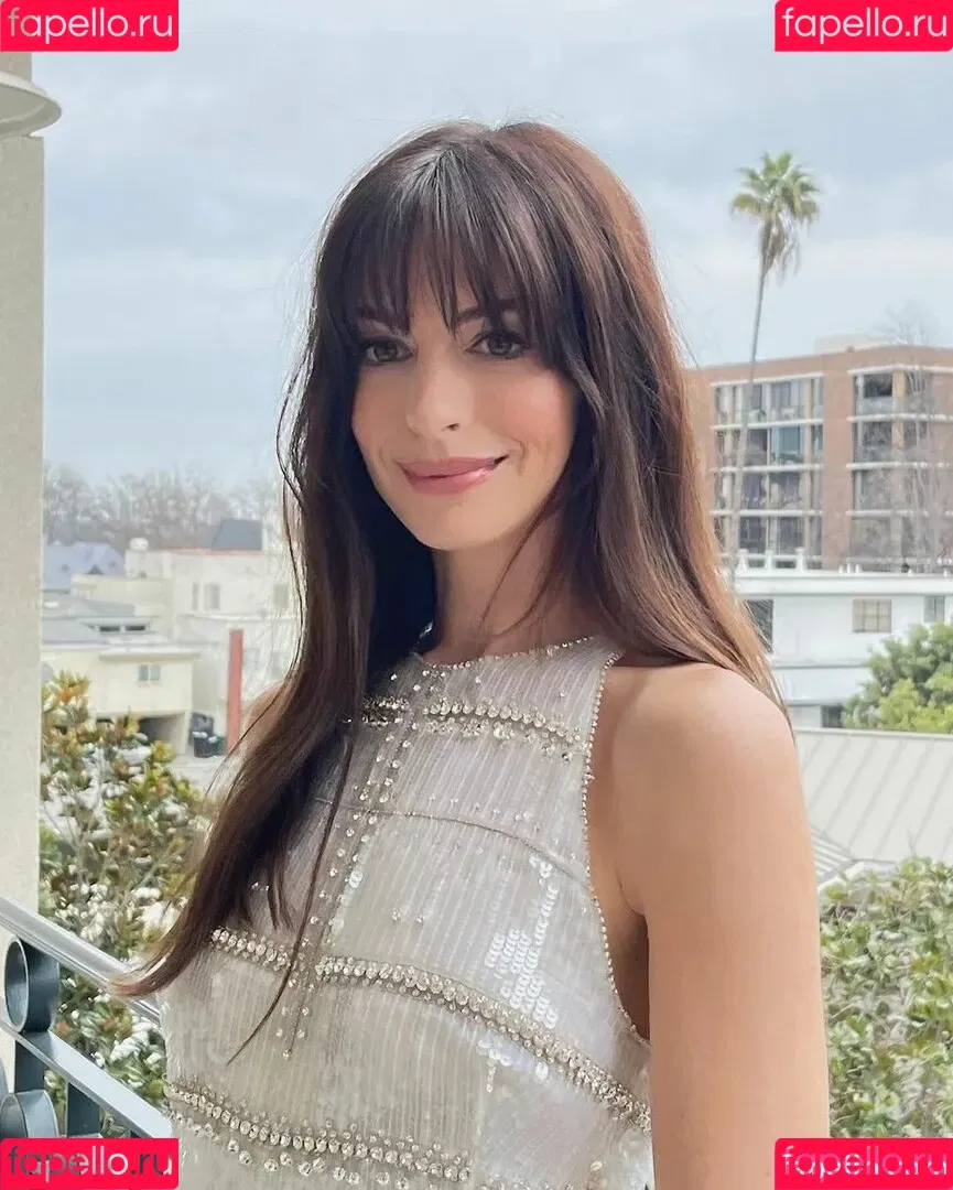 Anne Hathaway / ahathawaynews / annehathaway / heatherannie Onlyfans Photo Gallery 