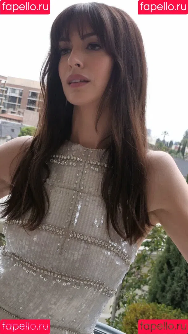 Anne Hathaway / ahathawaynews / annehathaway / heatherannie Onlyfans Photo Gallery 