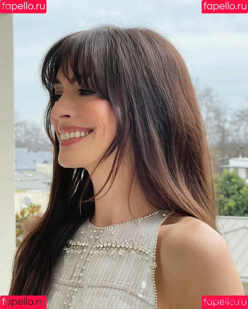 Anne Hathaway / ahathawaynews / annehathaway / heatherannie Onlyfans Photo Gallery 