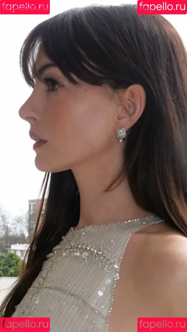 Anne Hathaway / ahathawaynews / annehathaway / heatherannie Onlyfans Photo Gallery 