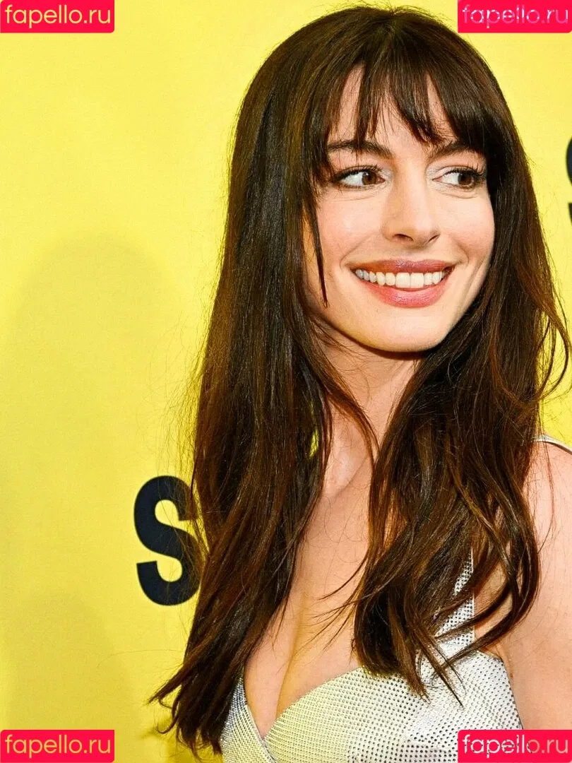 Anne Hathaway / ahathawaynews / annehathaway / heatherannie Onlyfans Photo Gallery 