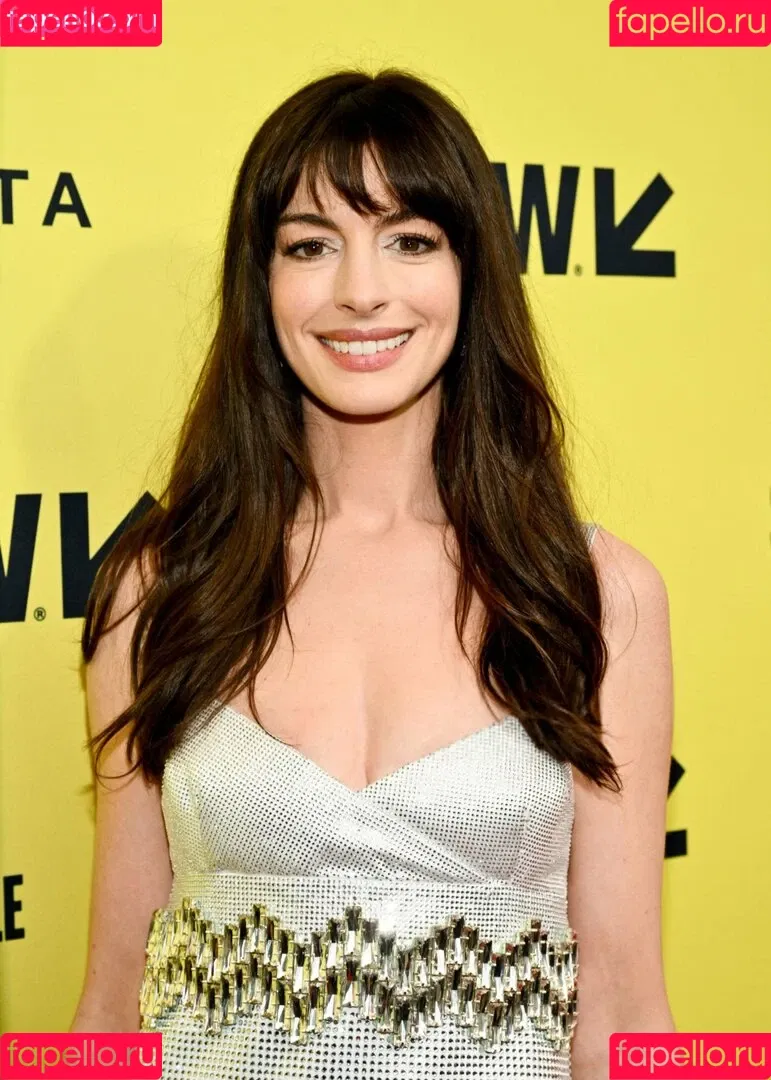 Anne Hathaway / ahathawaynews / annehathaway / heatherannie Onlyfans Photo Gallery 