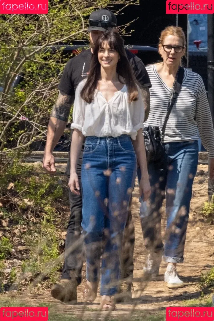 Anne Hathaway / ahathawaynews / annehathaway / heatherannie Onlyfans Photo Gallery 