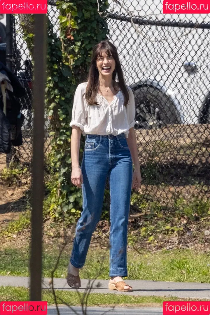 Anne Hathaway / ahathawaynews / annehathaway / heatherannie Onlyfans Photo Gallery 