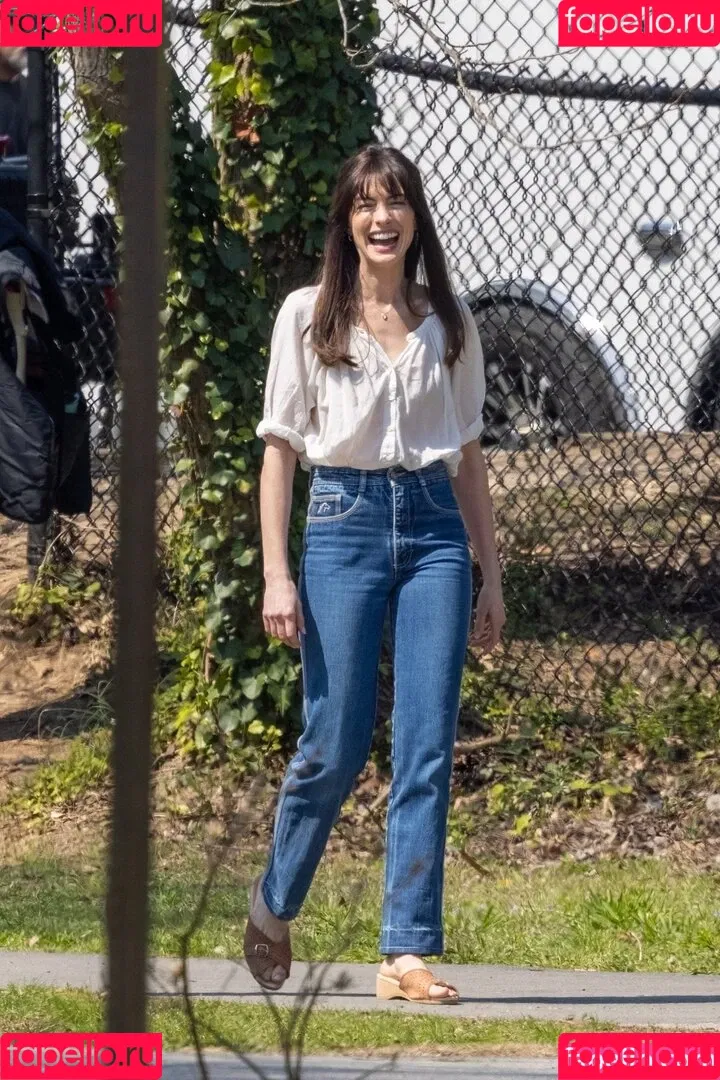 Anne Hathaway / ahathawaynews / annehathaway / heatherannie Onlyfans Photo Gallery 