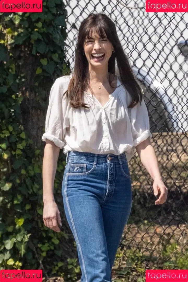 Anne Hathaway / ahathawaynews / annehathaway / heatherannie Onlyfans Photo Gallery 
