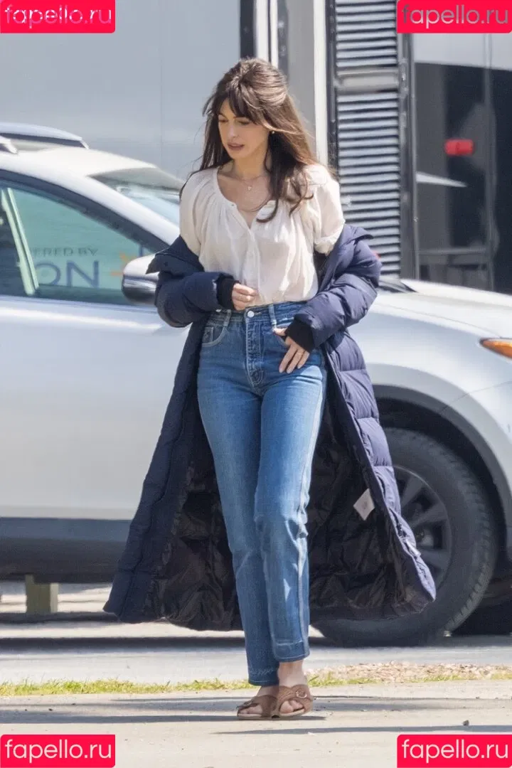 Anne Hathaway / ahathawaynews / annehathaway / heatherannie Onlyfans Photo Gallery 