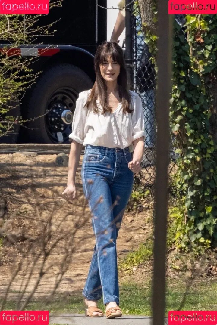 Anne Hathaway / ahathawaynews / annehathaway / heatherannie Onlyfans Photo Gallery 