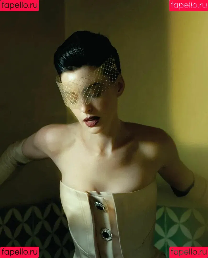 Anne Hathaway / ahathawaynews / annehathaway / heatherannie Onlyfans Photo Gallery 